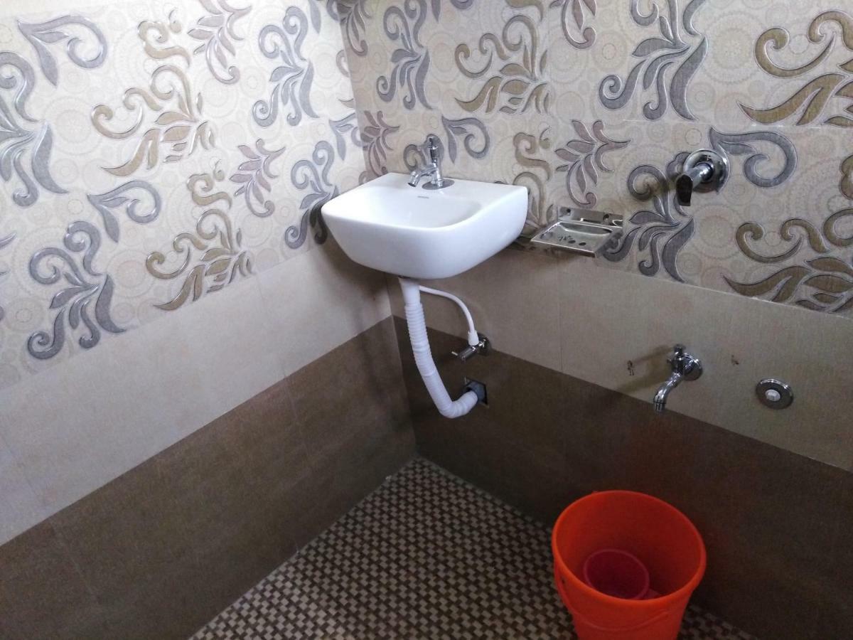 Blooms Homestay *